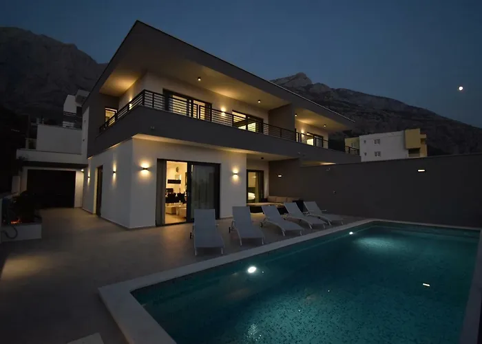 Villa Zoran - *